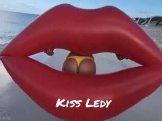 Kiss_Ledy