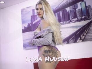 Luna_Hudson