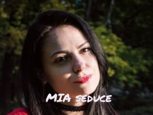 MIA_seduce