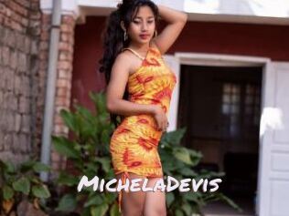 MichelaDevis